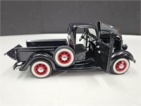 Danbury Mint Die Cast Truck 1935 Ford Pick Up w Bx