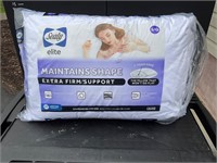 Brand new standard Sealy pillow