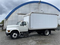 1998 Ford F800 Box Truck