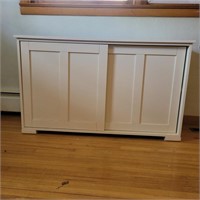 Storage cabinet w/ sliding doors