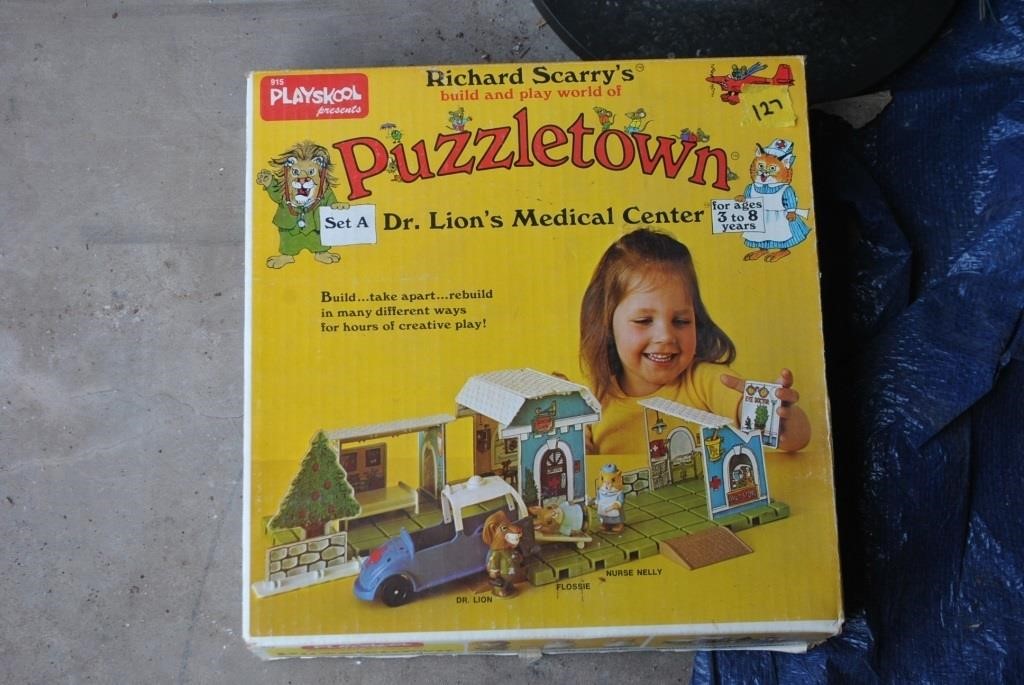 Playskool Richard Scarry's Puzzletown Dr Lion