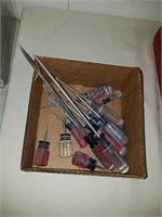 Group of Craftsman screwdrivers