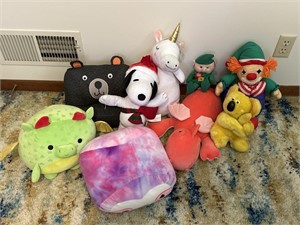 Snoopy/smashing/miscellaneous stuffed animals