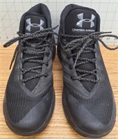 Nearly new Under armor size 12 mens