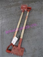 LOT, 2  PCS ROOFING RIPPING SHOVELS