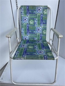 Folding lawn/beach chair