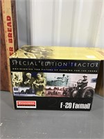 Ertl f-20 Farmall - Special Edition
