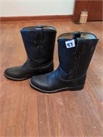 8.5 black boots