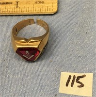 10 kit gold ring from the "Mason's" - it is damage