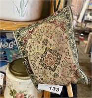 TAPESTRY POUCH