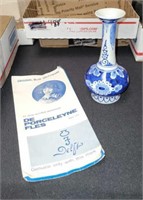 DELFT BLUE/WHITE VASE W/COA