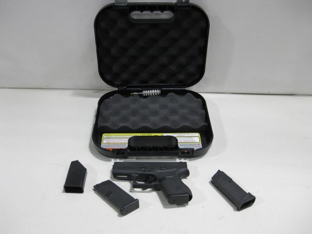 GLOCK 43 - 9mm Semiautomatic Pistol 3 Clips & Case
