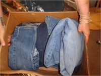 LOT OF VARIOUS SIZE JEANS
