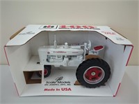 Farmall M 100 Years IH NIB 1/16