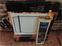 FIREPLACE SET 4 PC. SET&FIREPLACE SCREEN (TRI-FOLD