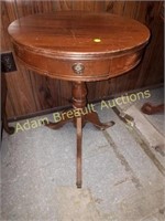 VINTAGE SINGLE DRAWER ROUND END TABLE