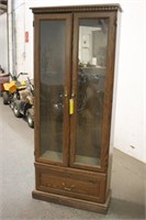 Gun Cabinet, Approx 29"x70"x11",