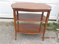 24"h x 25"l End Table