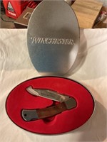 Winchester knife in collector tin