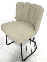 Scalloped accent chair, 29 x 21 x 20