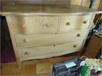 OAK serpentine front dresser, 4 drawers