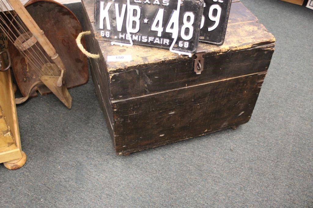 VINTAGE WOOD STORAGE TRUNK