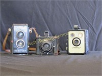 Lot of 3 vintage cameras