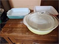 3 Vintage Pyrex Dishes & Pans