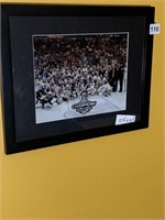 2009 STANLEY CUP CHAMPIONS TEAM VICTORY PHOTO