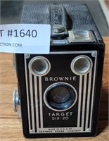 KODAK BROWNIE TARGET SIX-20 CAMERA