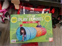 Pop up play tunnel