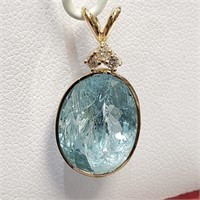 $1600 14K  Aquamarine(7.1ct) Diamonds(0.03ct) Pend