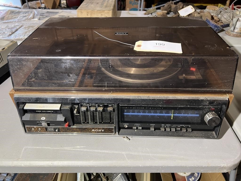 SONY MODEL HP-319 TURNTABLE/8 TRACK PLAYER