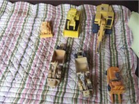 GROUP OF SMALL CONSTRUCTION TOYS