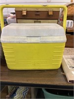 Small Rubbermaid cooler