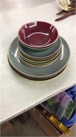 15 piece multicolor dish set