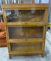 (X) Three Section Oak Lawyer's Bookcase: 34 1/2