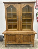 (X) 2 Pc Carved Hutch/China Cabinet