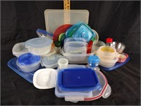 Vintage Tupperware, Rubbermaid containers