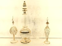 Vintage glass perfume bottles w/stoppers in