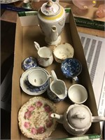 Lot of vintage dishes