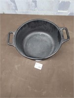 Cast iron pot