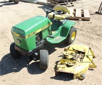 John Deere 111 Riding Lawn Mower