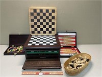 GREAT LOT OF BOARD GAMES UNIT