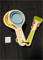 vintage Chef's collapsible measuring set