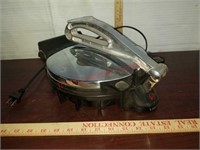 VillaWare electric tortilla press/cooker