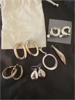 4 Pair of Earings & 2 Mismatched ones