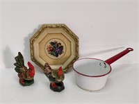 enamel scoop; 2 roosters, picture