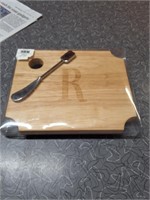 New cutting board with spreader