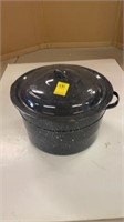 Black canning pot